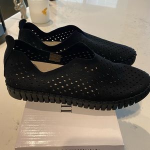 Wore once, perfect condition